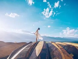 去旅游可以吗？在不确定的世界里，我们都需要一次出逃的理由
